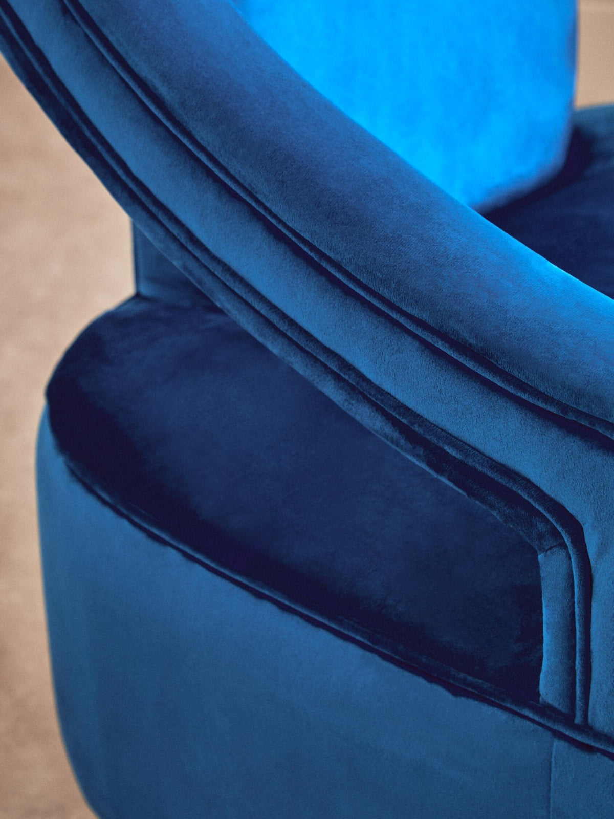 Faye Midnight Blue Velvet Chair | Luxury Home Accessories | Heulog Glow