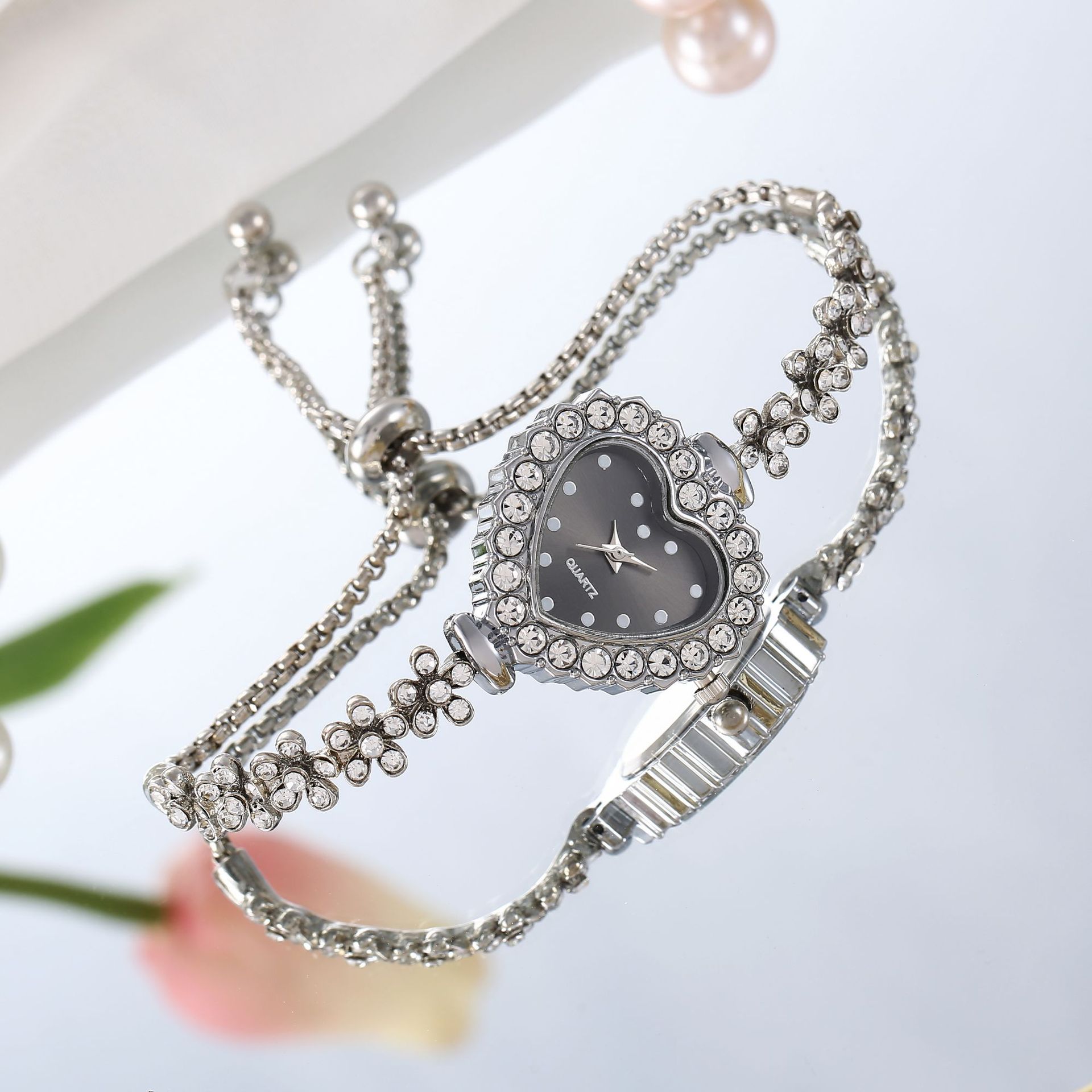 Flower Chain Diamond-embedded Love Women's Elegant All-match Watch | Luxury Home Accessories | Heulog Glow