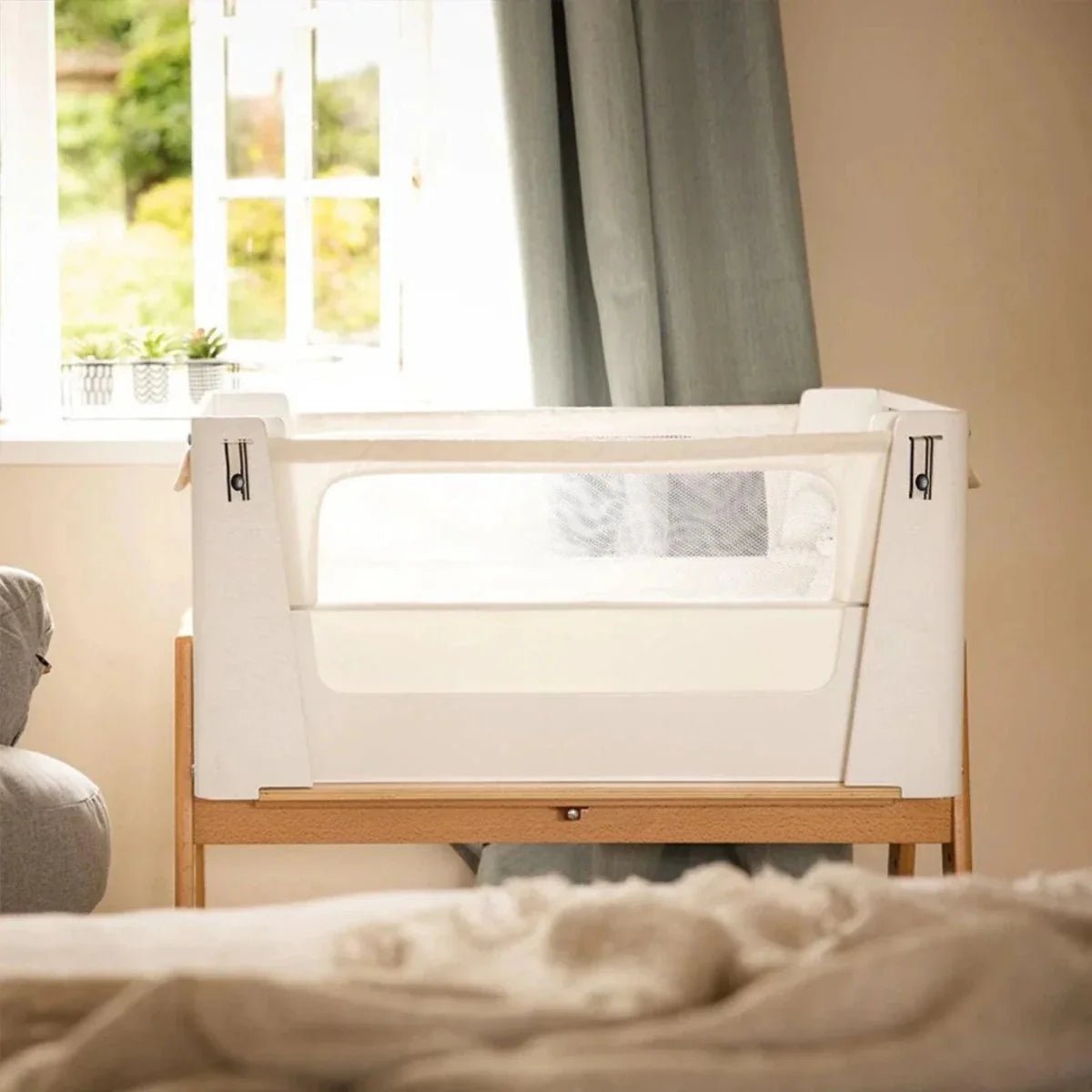 Gaia Baby Hera Bedside Crib² - White/Natural | Luxury Home Accessories | Heulog Glow