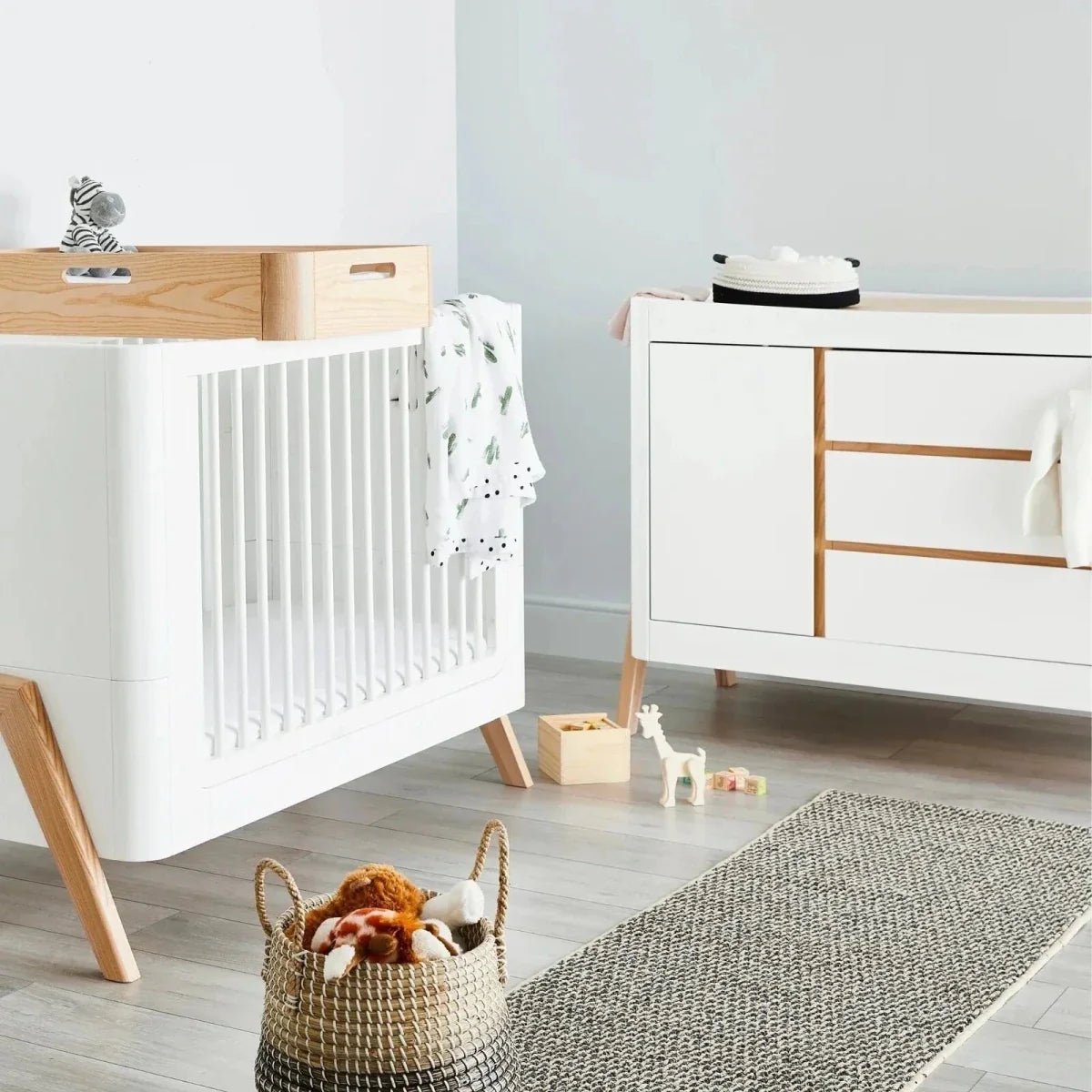 Gaia Baby Hera Dresser - Scandi White/Natural | Luxury Home Accessories | Heulog Glow