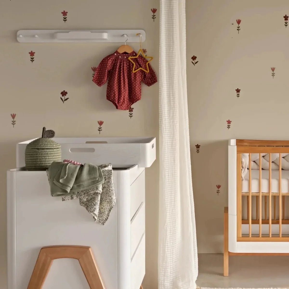 Gaia Baby Hera Hanging Rail - White | Luxury Home Accessories | Heulog Glow