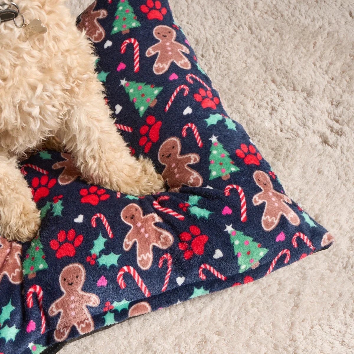 Gingerbread Paw Print Pet Bed - Navy | Luxury Home Accessories | Heulog Glow