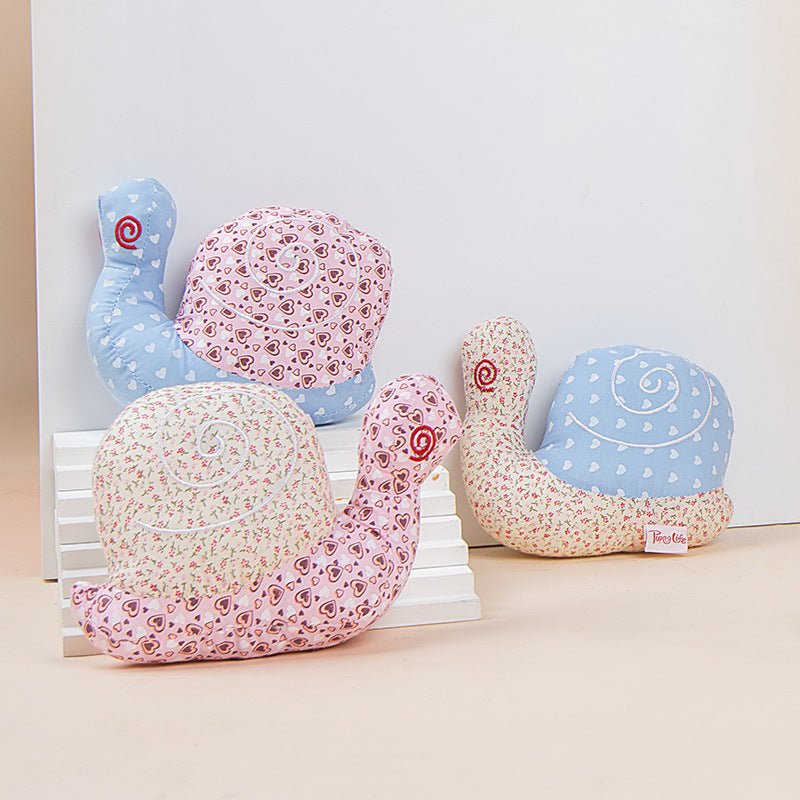 Gnaw Interactive Dog Printed Snail Pet Toy | Luxury Home Accessories | Heulog Glow