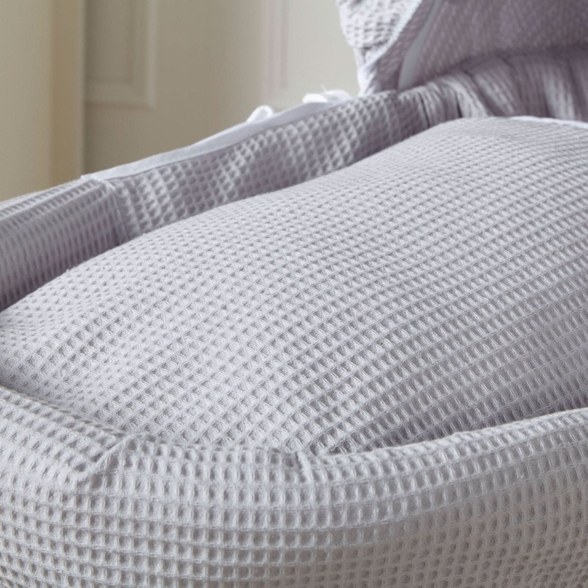 Grey Waffle White Wicker Baby Moses Basket With Stand | Luxury Home Accessories | Heulog Glow