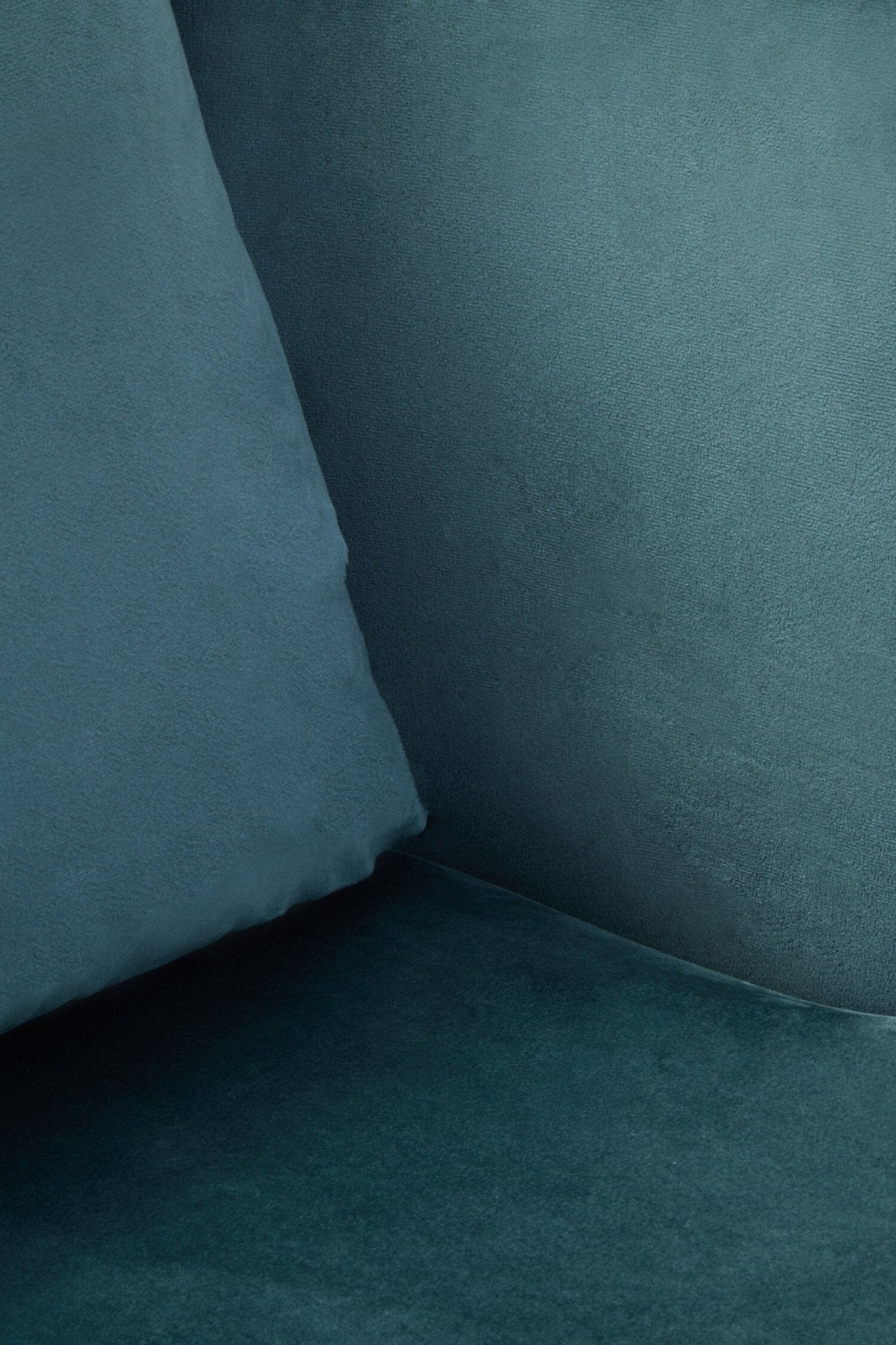 Hale Azure Velvet Swivel Chair | Luxury Home Accessories | Heulog Glow