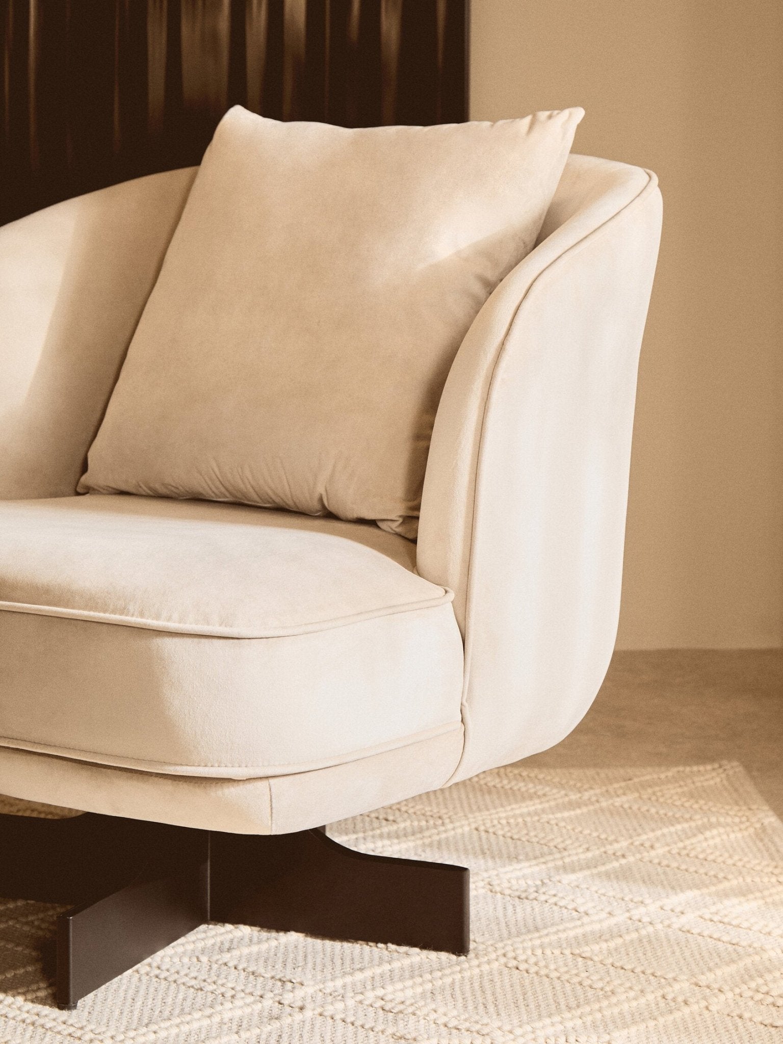 Hale Cream Velvet Swivel Chair | Luxury Home Accessories | Heulog Glow