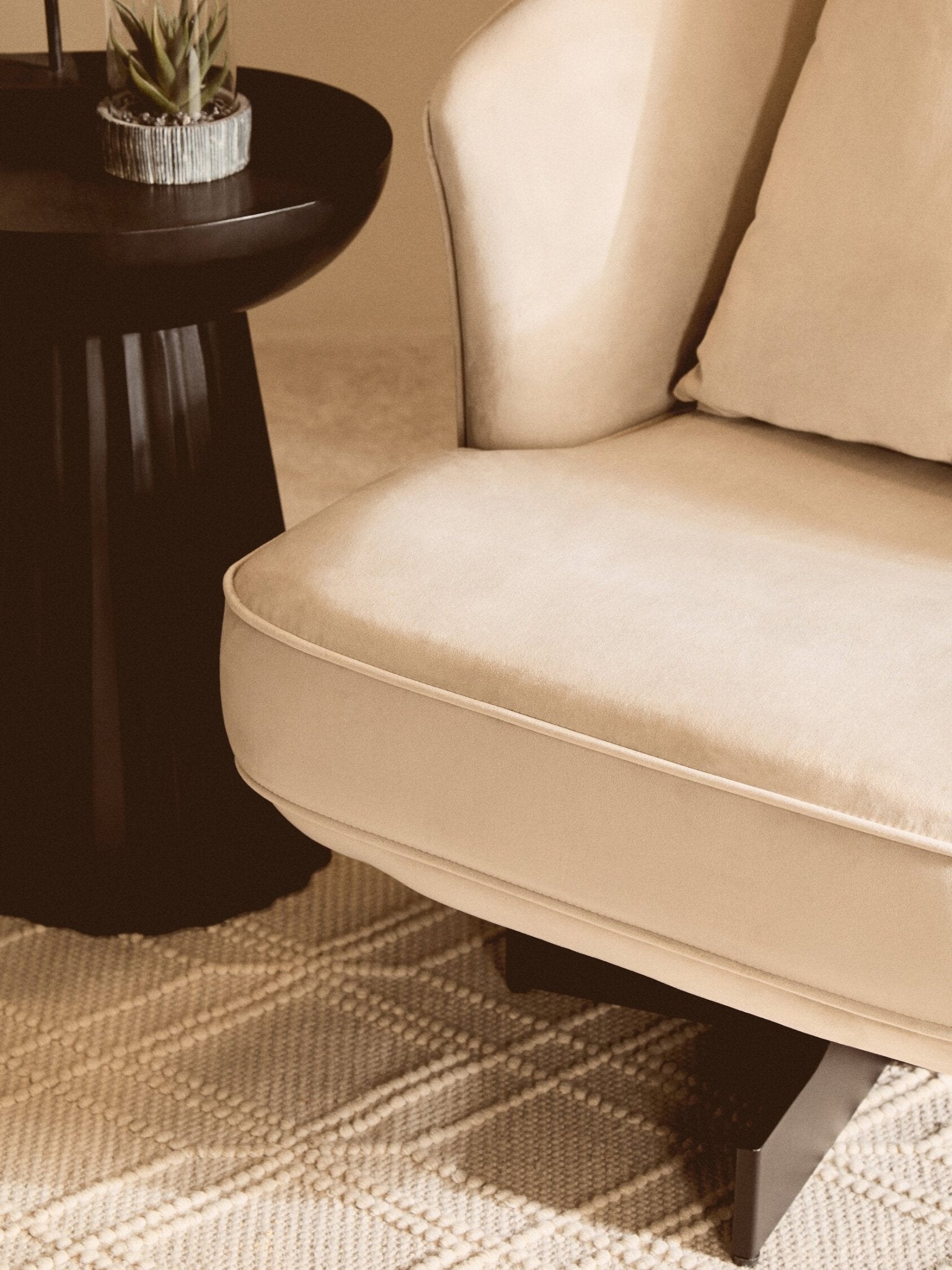 Hale Cream Velvet Swivel Chair | Luxury Home Accessories | Heulog Glow