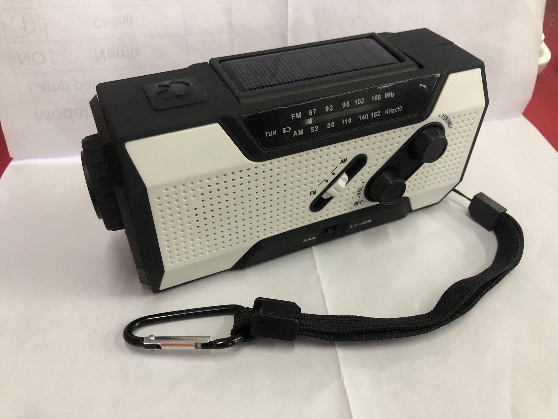 Hand crank solar radio | Luxury Home Accessories | Heulog Glow