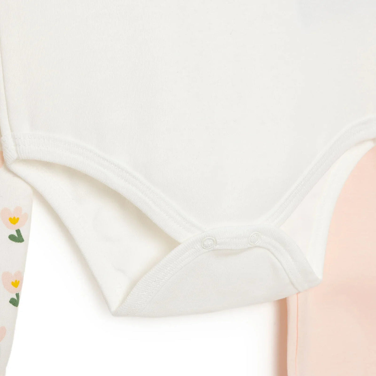 HelloBaby Girl Newborn Set 4 pcs - Pink | Luxury Home Accessories | Heulog Glow