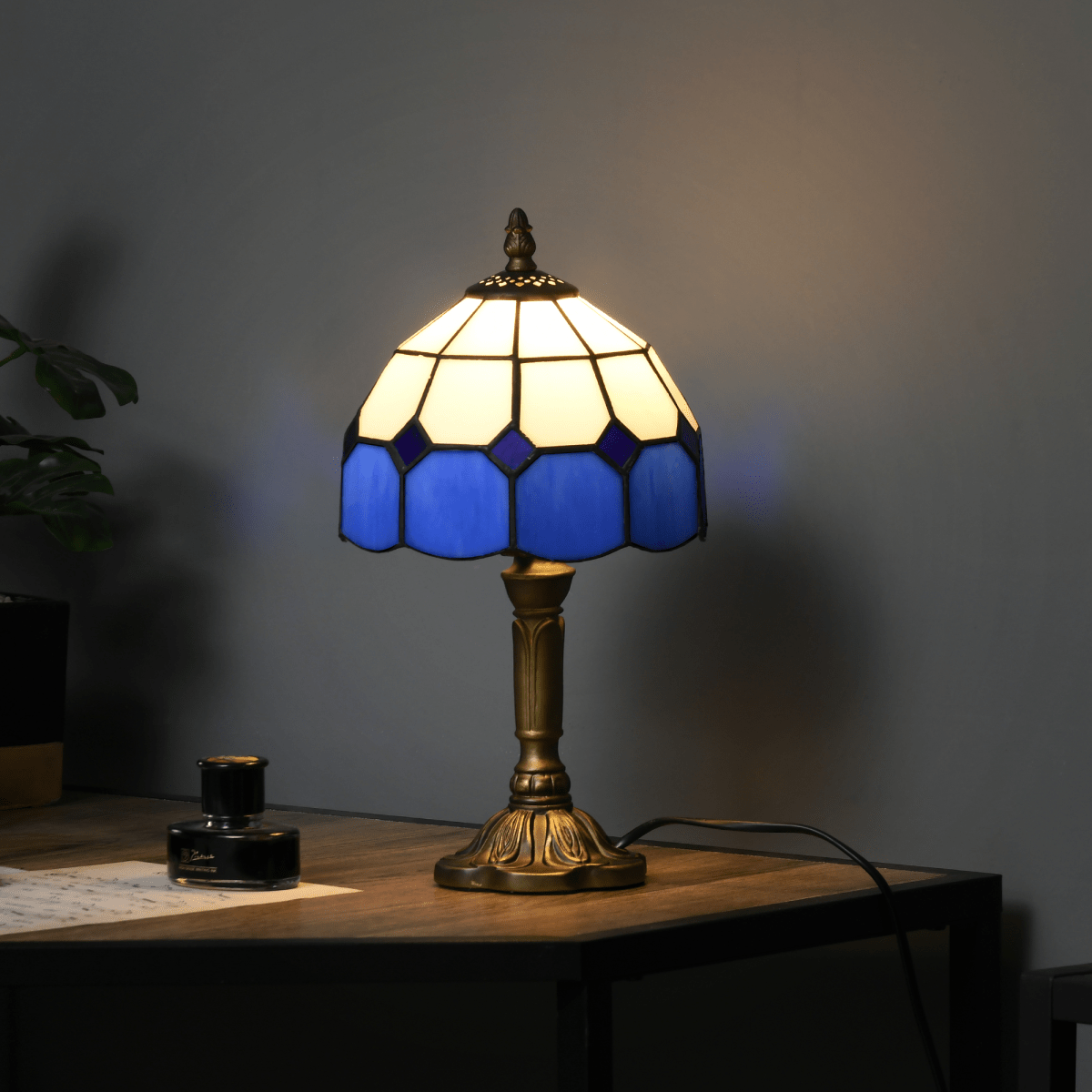 HOMCOM Antique Table Lamp, for Bedroom Bedside, Bulb not Included, Blue | Luxury Home Accessories | Heulog Glow