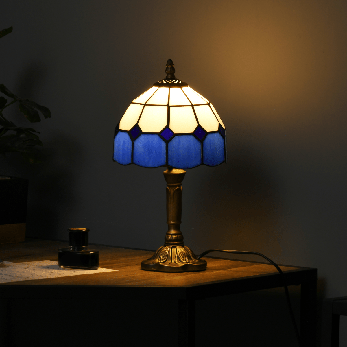 HOMCOM Antique Table Lamp, for Bedroom Bedside, Bulb not Included, Blue | Luxury Home Accessories | Heulog Glow