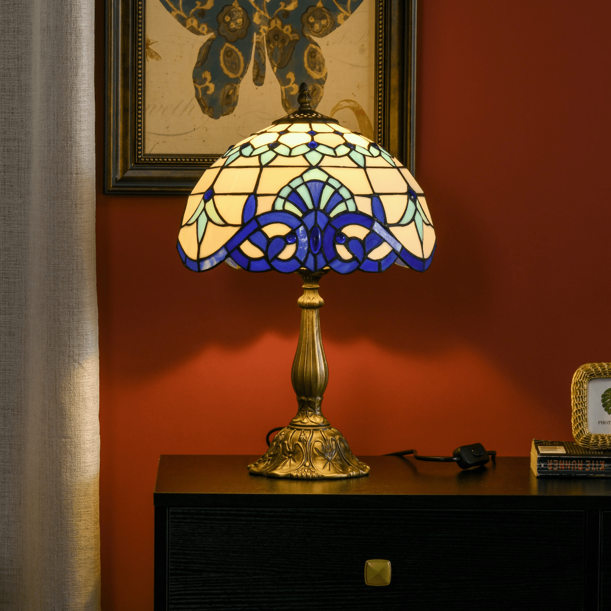 HOMCOM Stained Glass Table Lamp, for Bedroom Bedside, Bulb not Included | Luxury Home Accessories | Heulog Glow