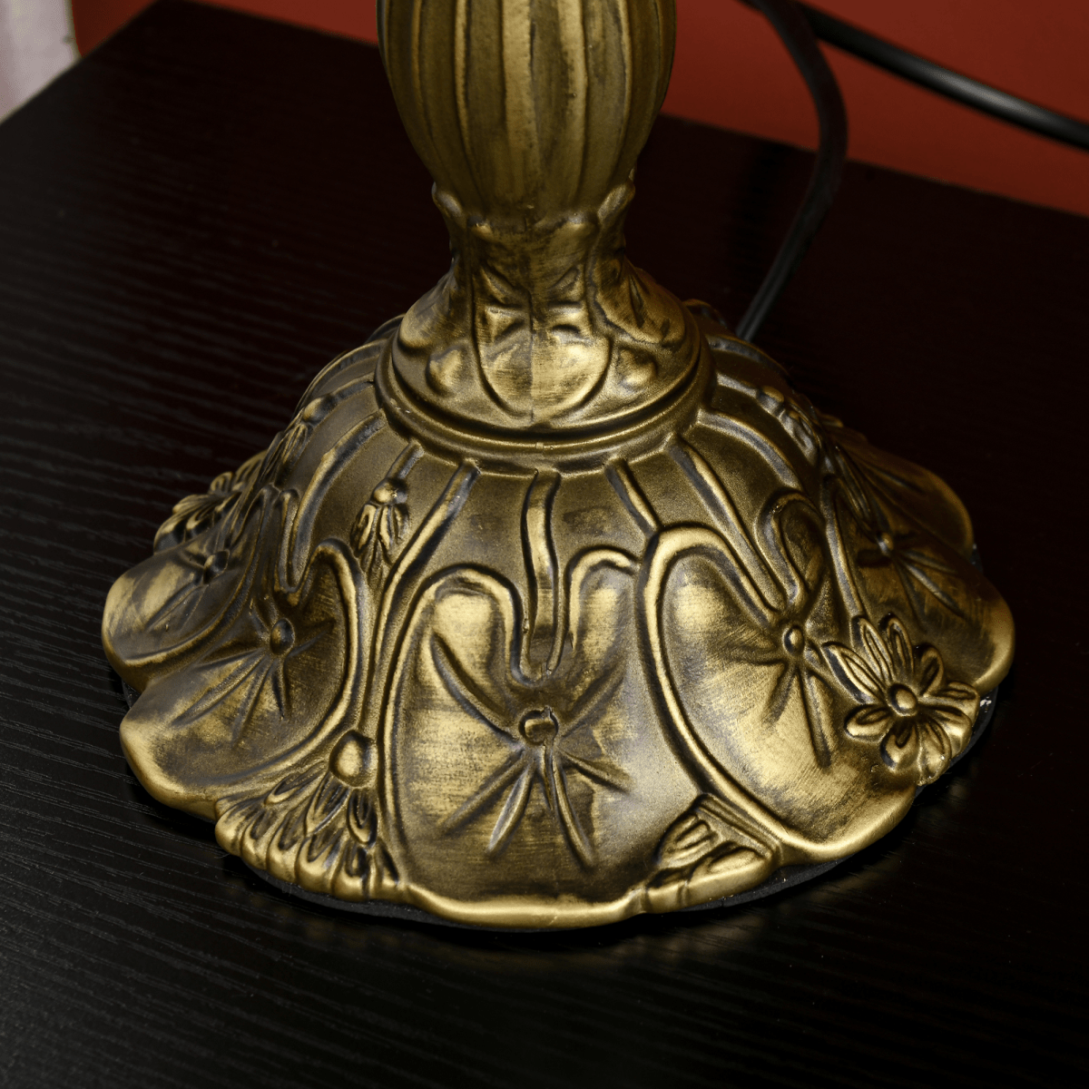 HOMCOM Stained Glass Table Lamp, for Bedroom Bedside, Bulb not Included | Luxury Home Accessories | Heulog Glow