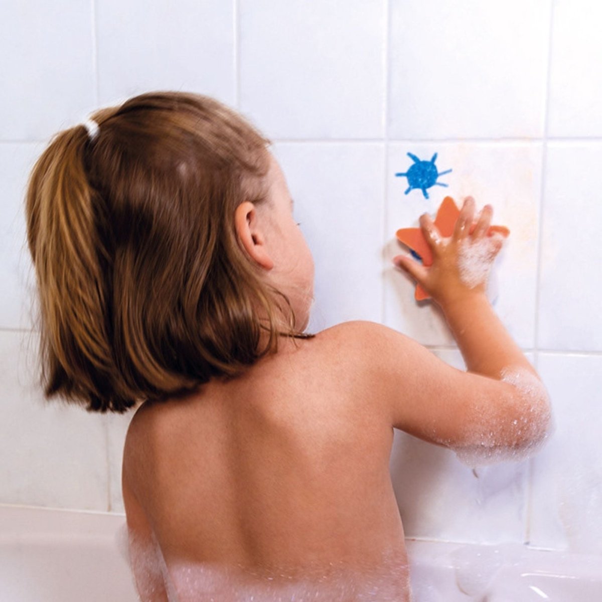 Janod Colouring in the Bath | Luxury Home Accessories | Heulog Glow
