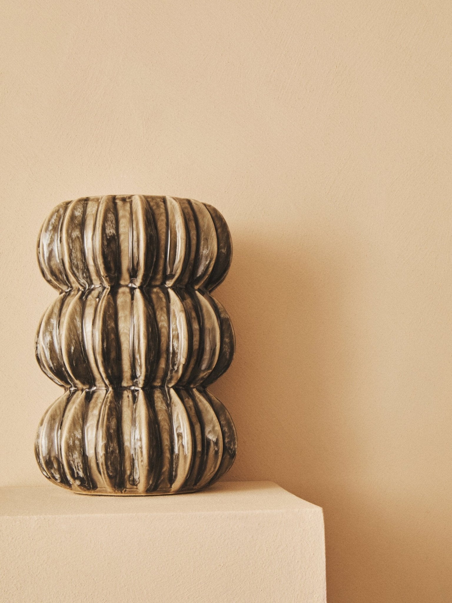 Kondo Grey Bubble Vase | Luxury Home Accessories | Heulog Glow