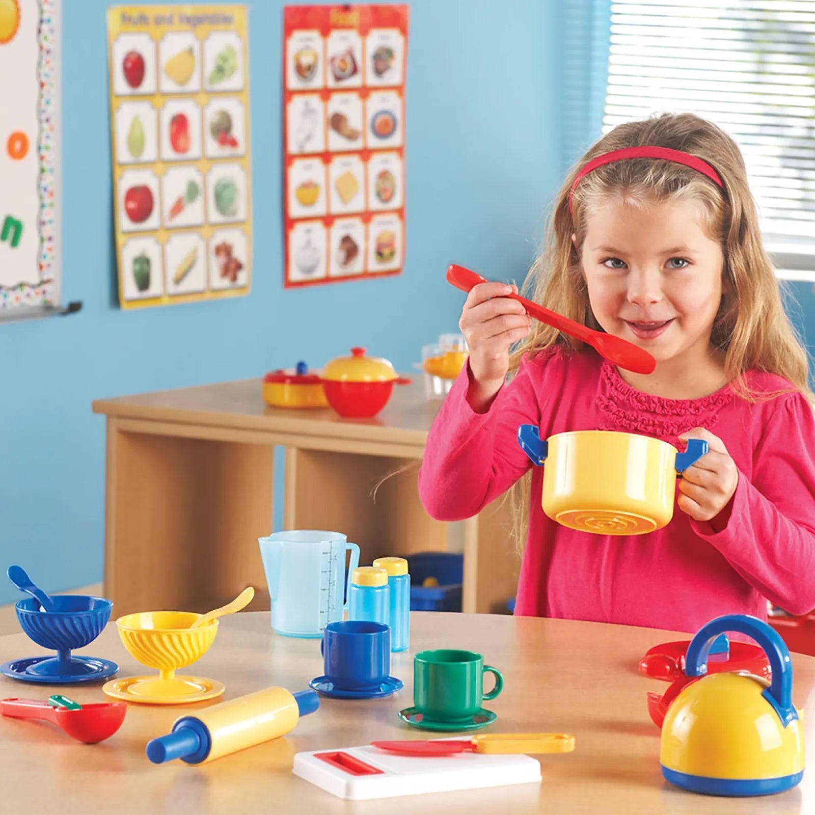 Learning Resources Pretend & Play Great Value Kitchen Set | Luxury Home Accessories | Heulog Glow