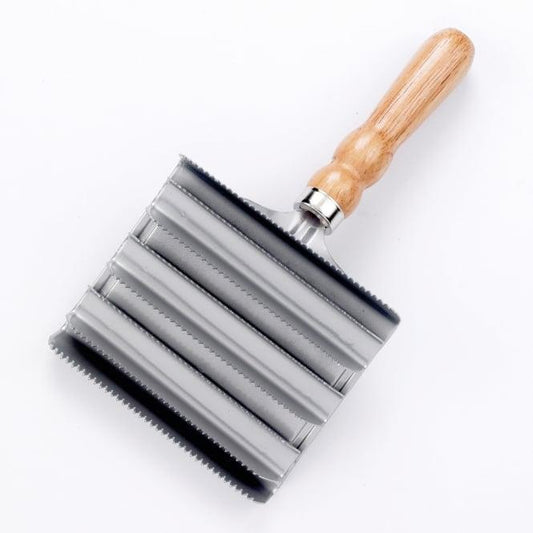 Lincoln Metal Curry Comb - Small | Luxury Home Accessories | Heulog Glow