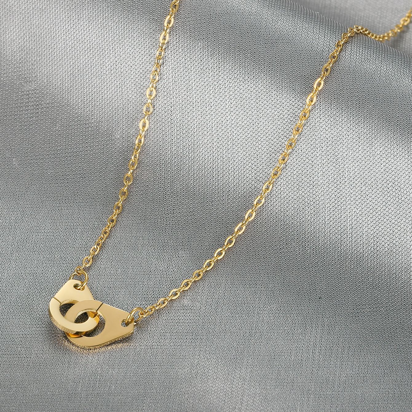 Minimalist Double-Ring Handcuff Pendant Necklace, Personalized Hip-Hop Style | Luxury Home Accessories | Heulog Glow