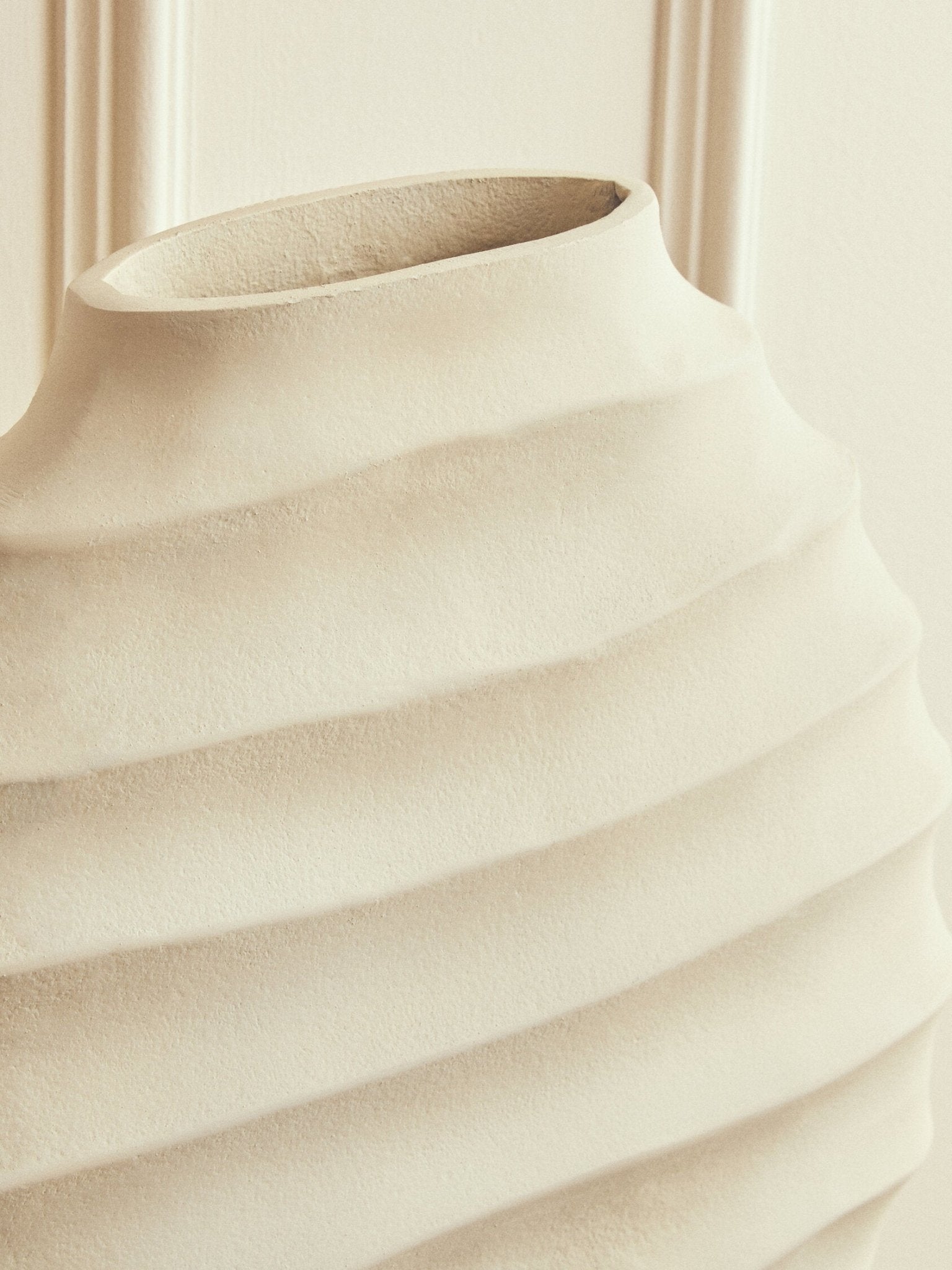 Mira Large Ivory Finish Rippled Round Vase | Luxury Home Accessories | Heulog Glow