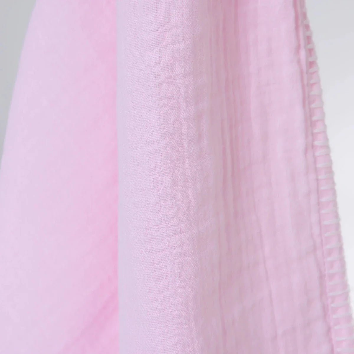 Mollia Unisex Muslin Blanket - Pink | Luxury Home Accessories | Heulog Glow