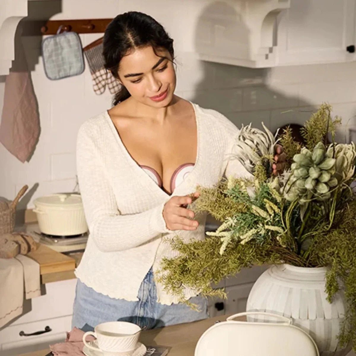 Momcozy M6 Mobile Style Double Wearable Electric Breast Pump | Luxury Home Accessories | Heulog Glow