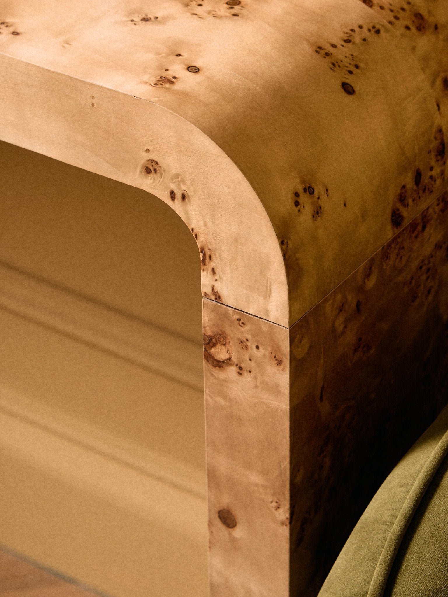 Mota Burl Wood Design Curved Console Table | Luxury Home Accessories | Heulog Glow
