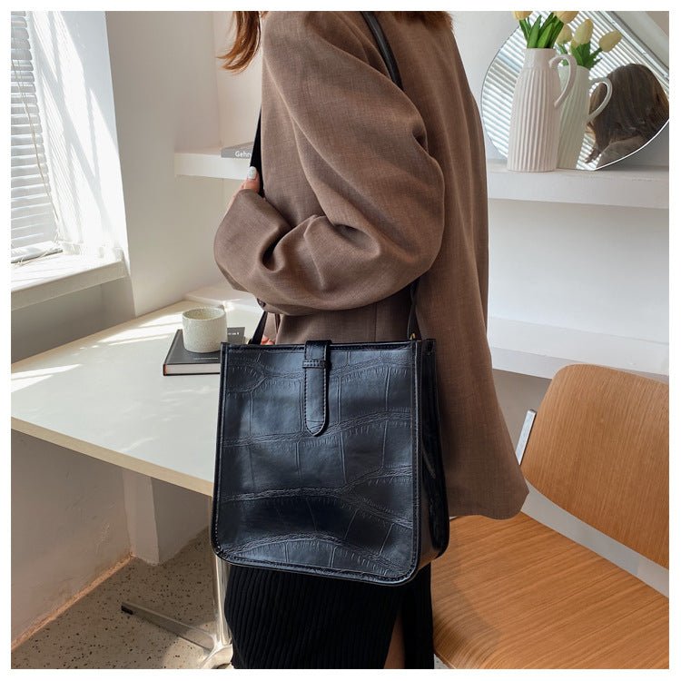 One-shoulder Messenger Retro Bucket Bag | Luxury Home Accessories | Heulog Glow