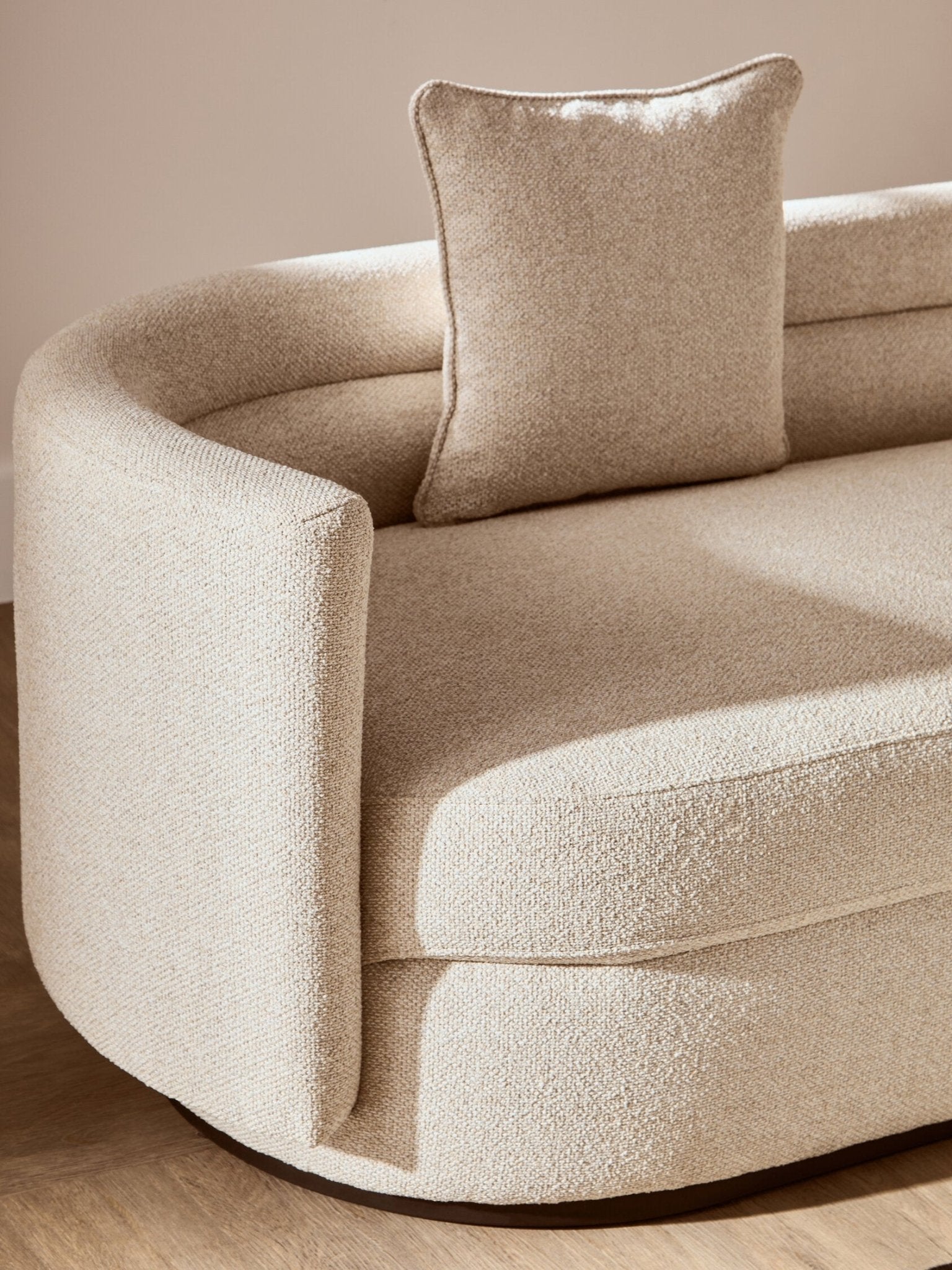 Oratino Ivory Linen 3 Seater Curved Sofa | Luxury Home Accessories | Heulog Glow