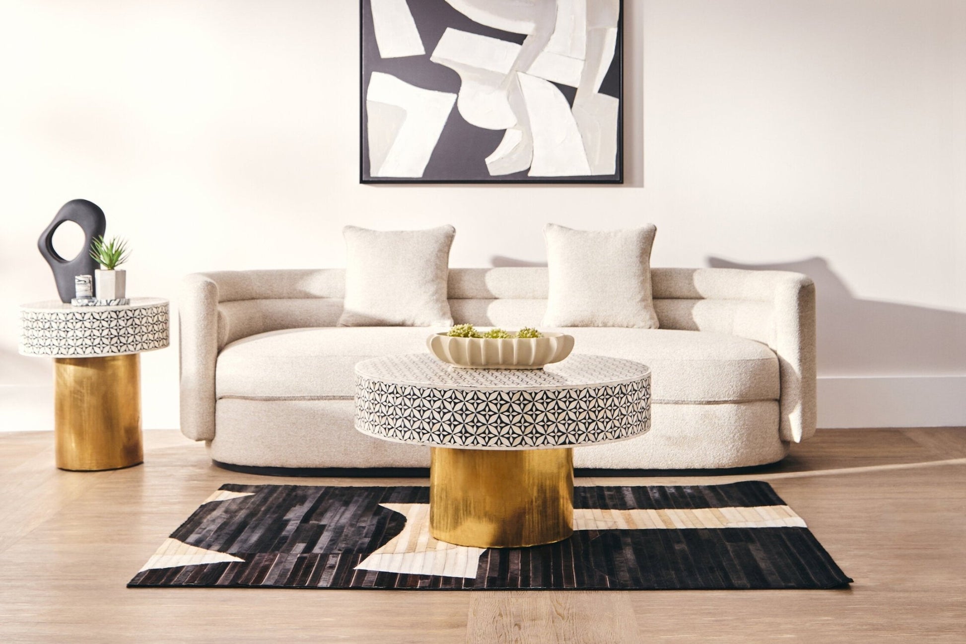 Oratino Ivory Linen 3 Seater Curved Sofa | Luxury Home Accessories | Heulog Glow