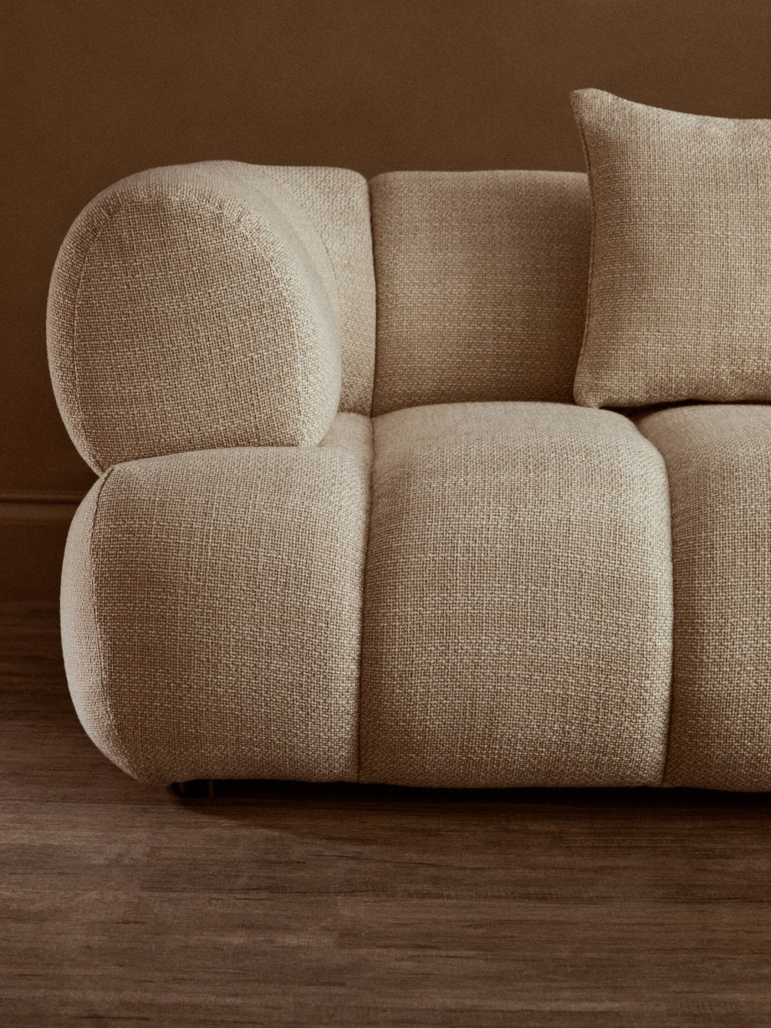 Ordona Cream Linen 3 Seater Curved Sofa | Luxury Home Accessories | Heulog Glow