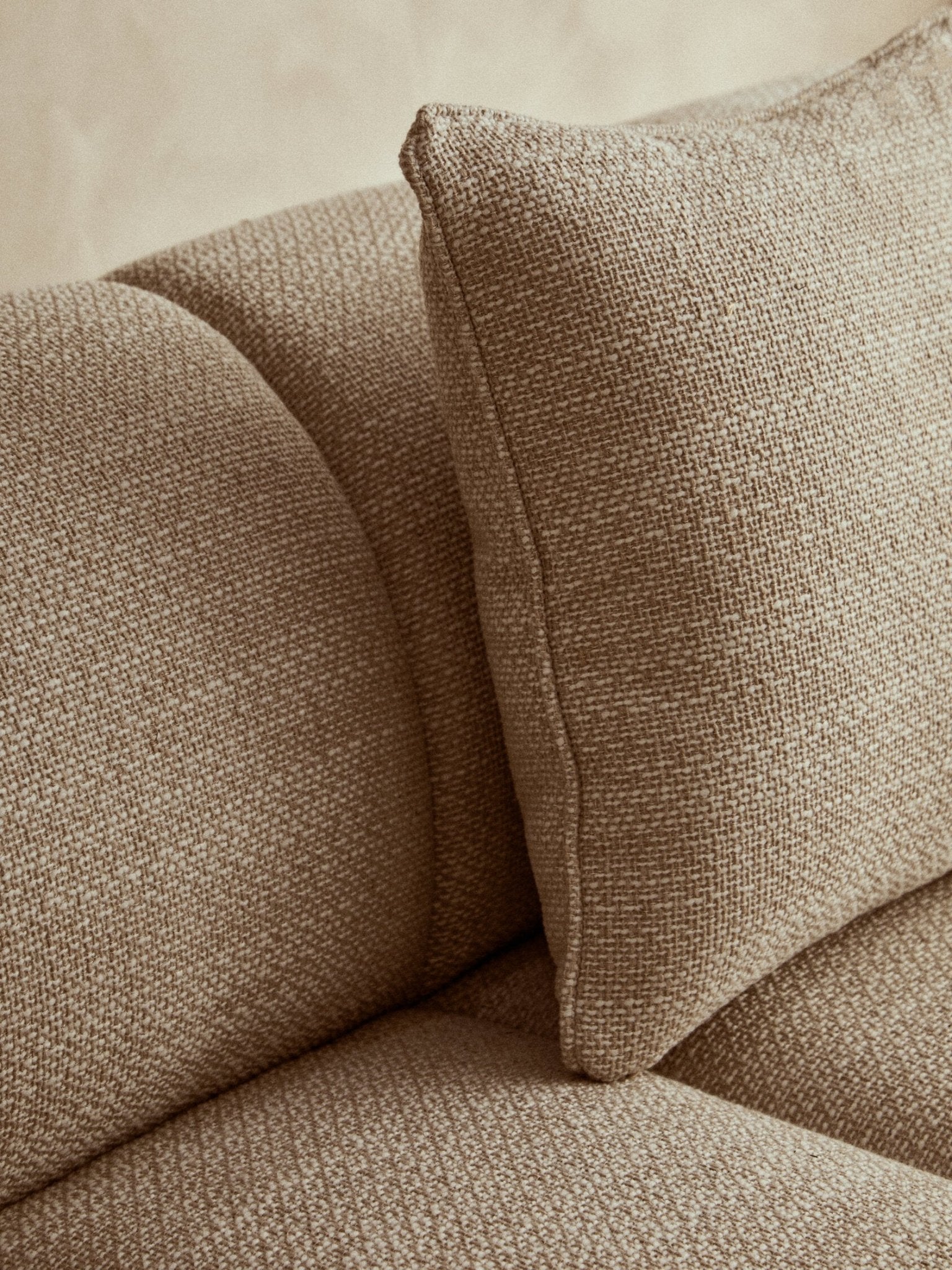 Ordona Cream Linen 3 Seater Curved Sofa | Luxury Home Accessories | Heulog Glow