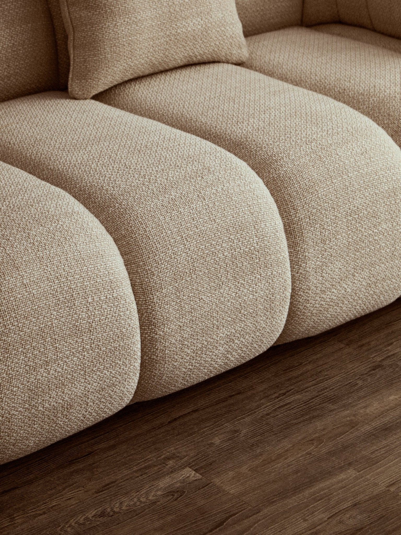 Ordona Cream Linen 3 Seater Curved Sofa | Luxury Home Accessories | Heulog Glow