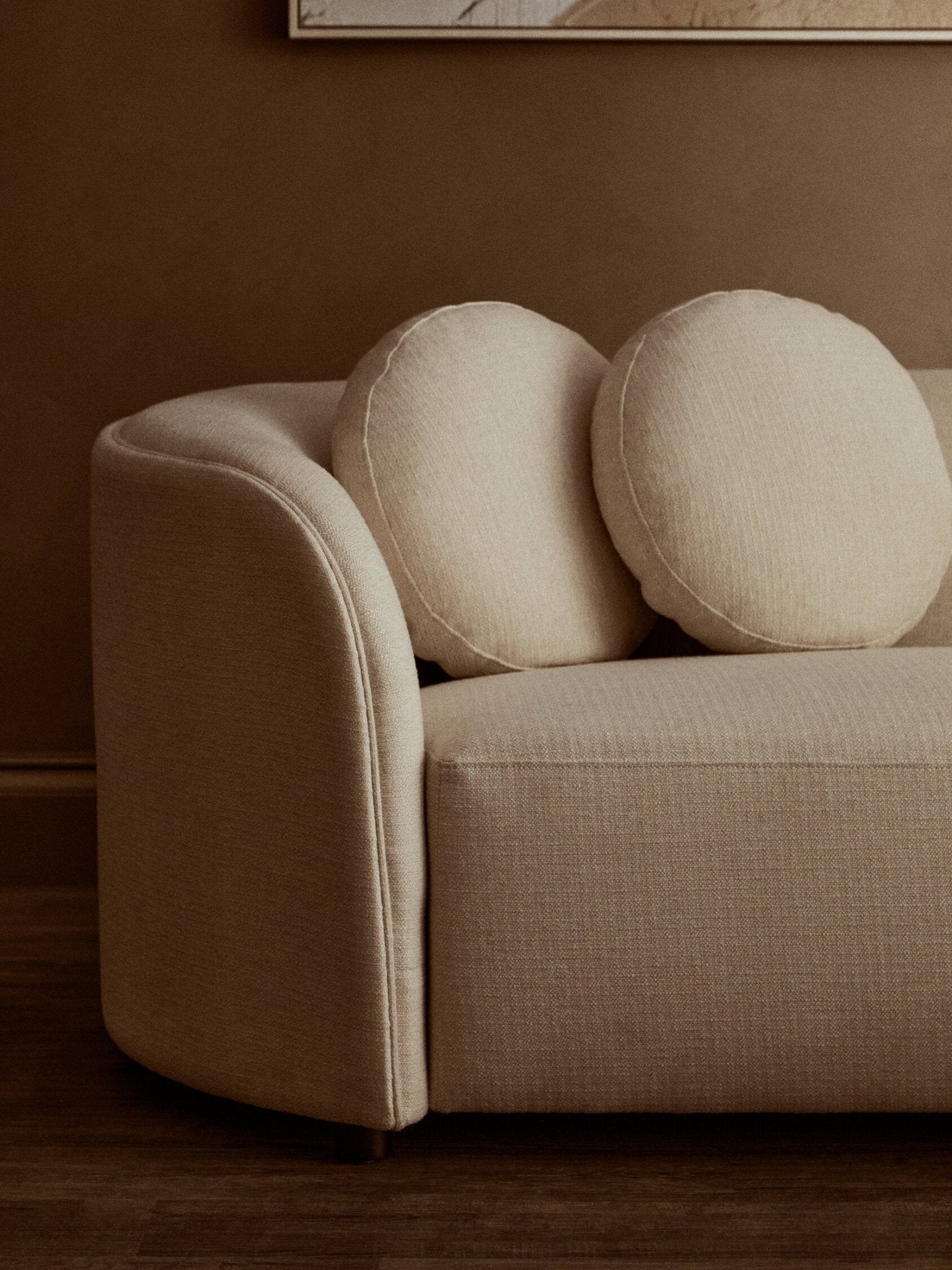 Ovada Cream Linen 3 Seater Curved Sofa | Luxury Home Accessories | Heulog Glow