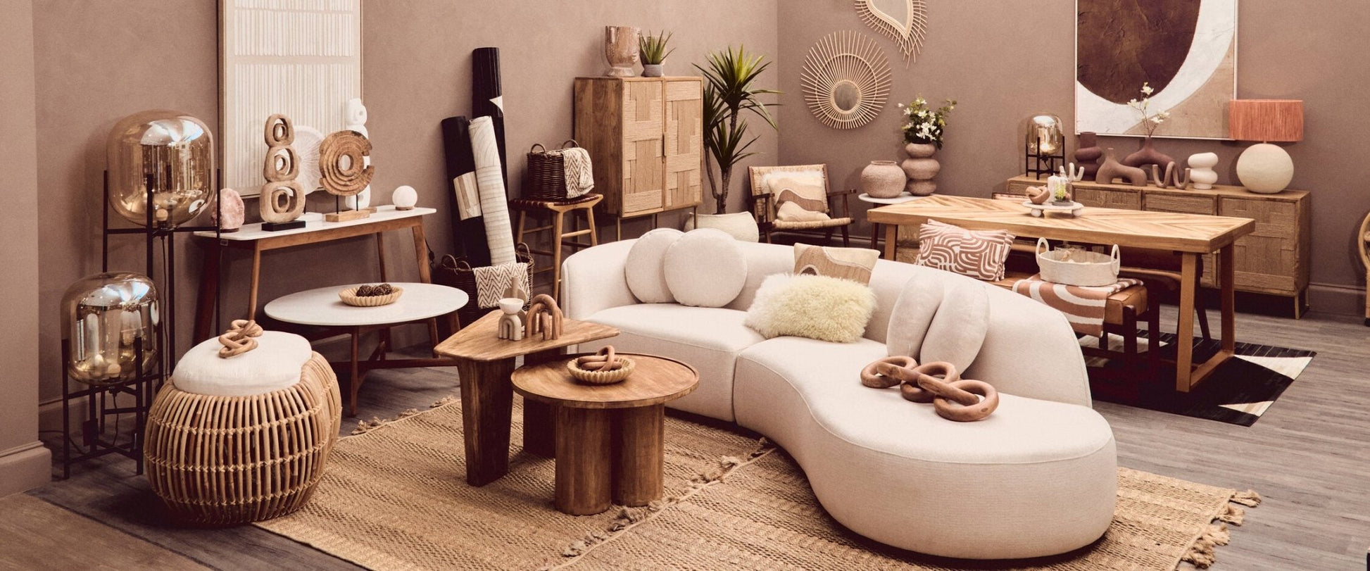 Ovada Cream Linen 3 Seater Curved Sofa | Luxury Home Accessories | Heulog Glow