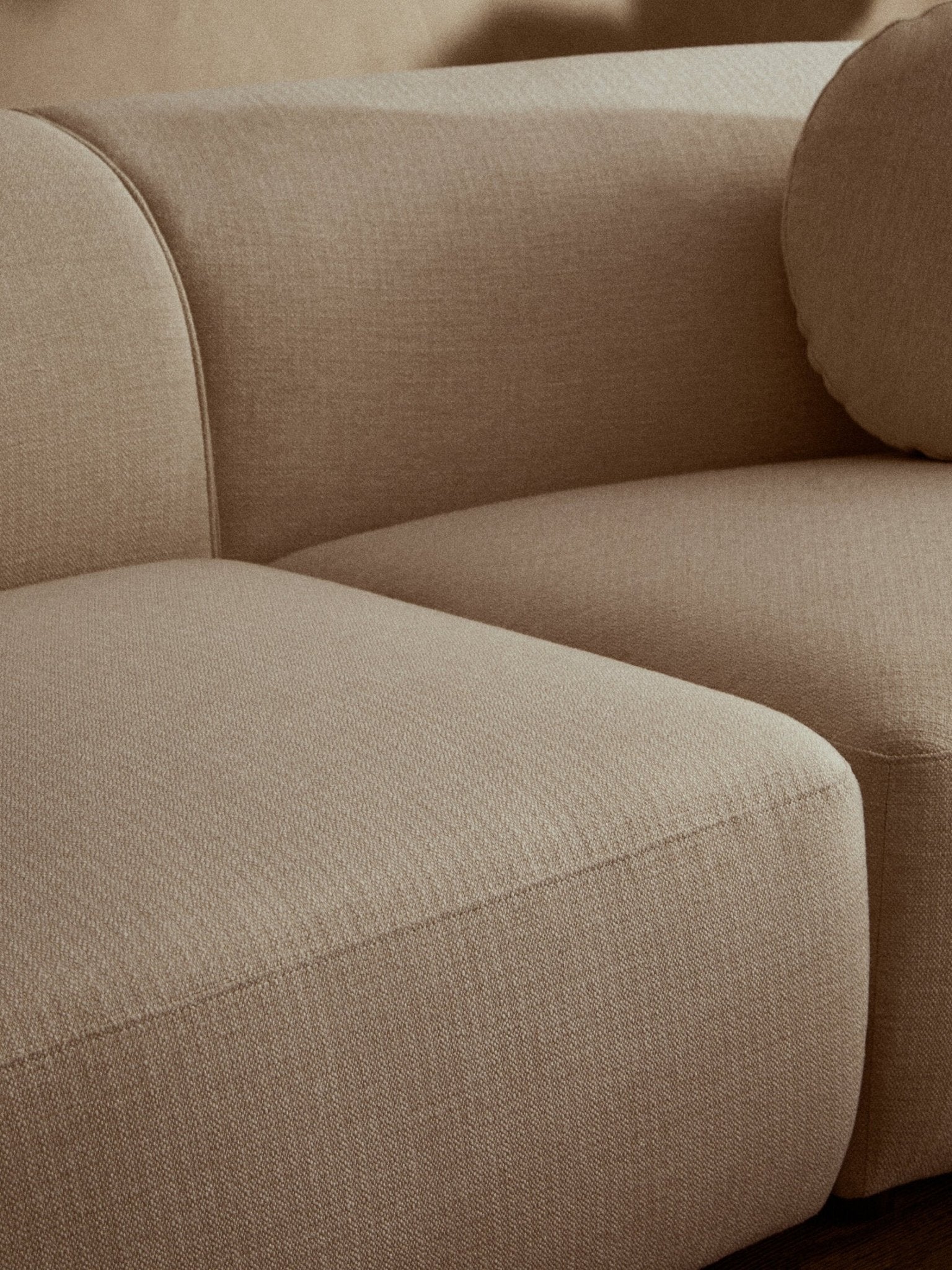 Ovada Cream Linen 3 Seater Curved Sofa | Luxury Home Accessories | Heulog Glow
