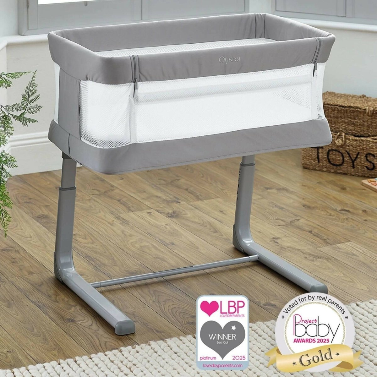Oyster Wiggle Crib Co-Sleeper - Carbonite | Luxury Home Accessories | Heulog Glow