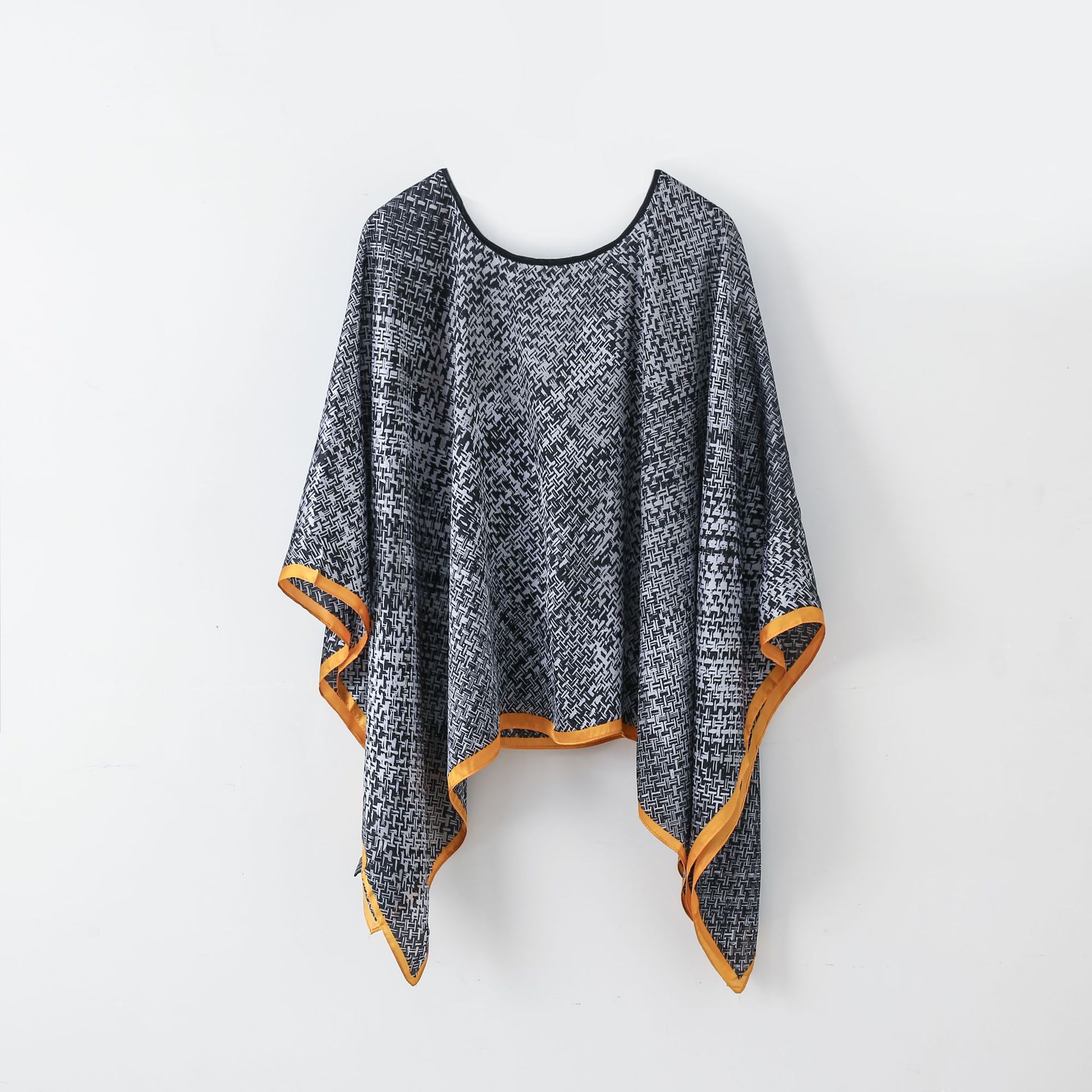 Pullover Shawl Outerwear Cover-up Multifunctional Scarf | Luxury Home Accessories | Heulog Glow