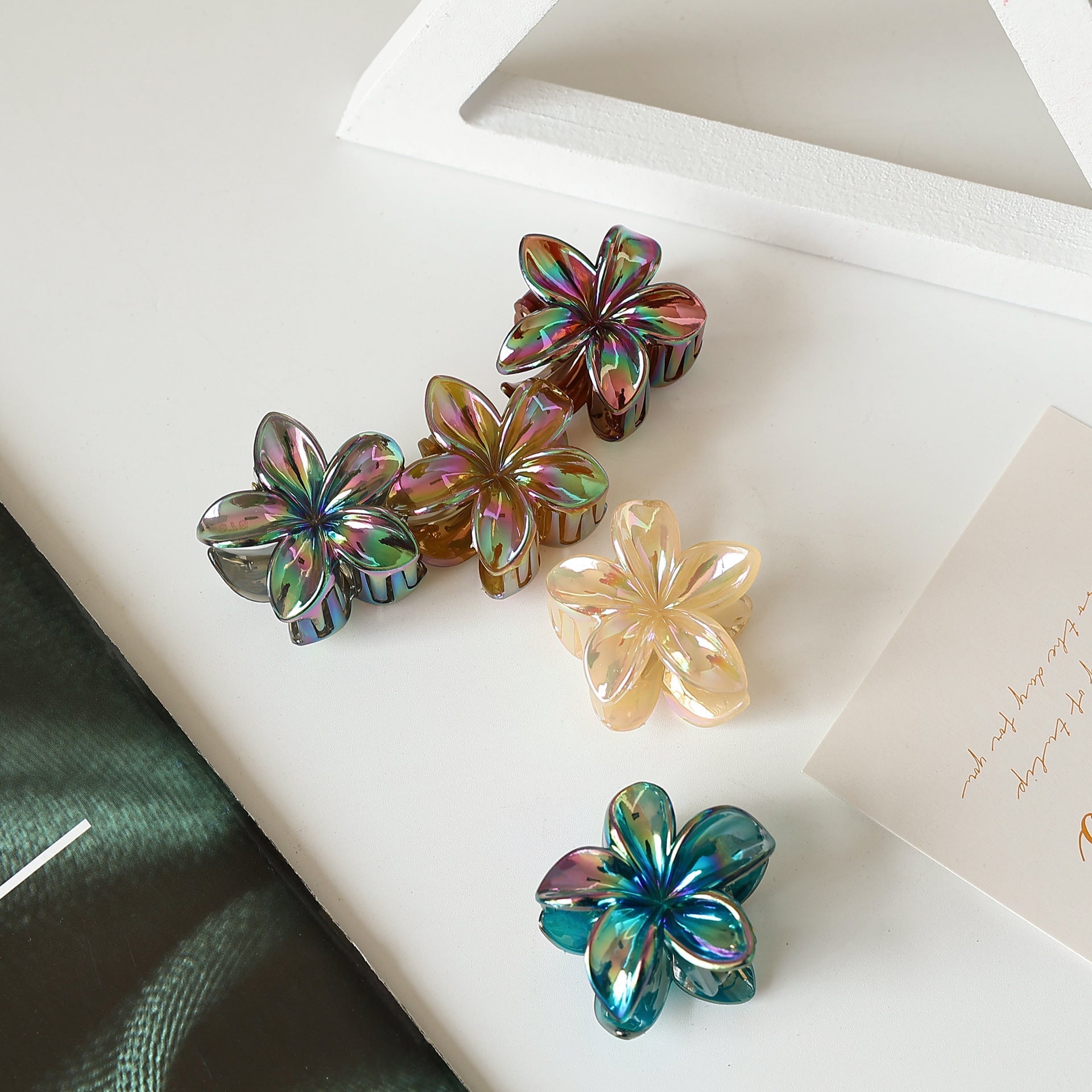 Retro Sweet Hair Claw Clip Women's Side Grip | Luxury Home Accessories | Heulog Glow