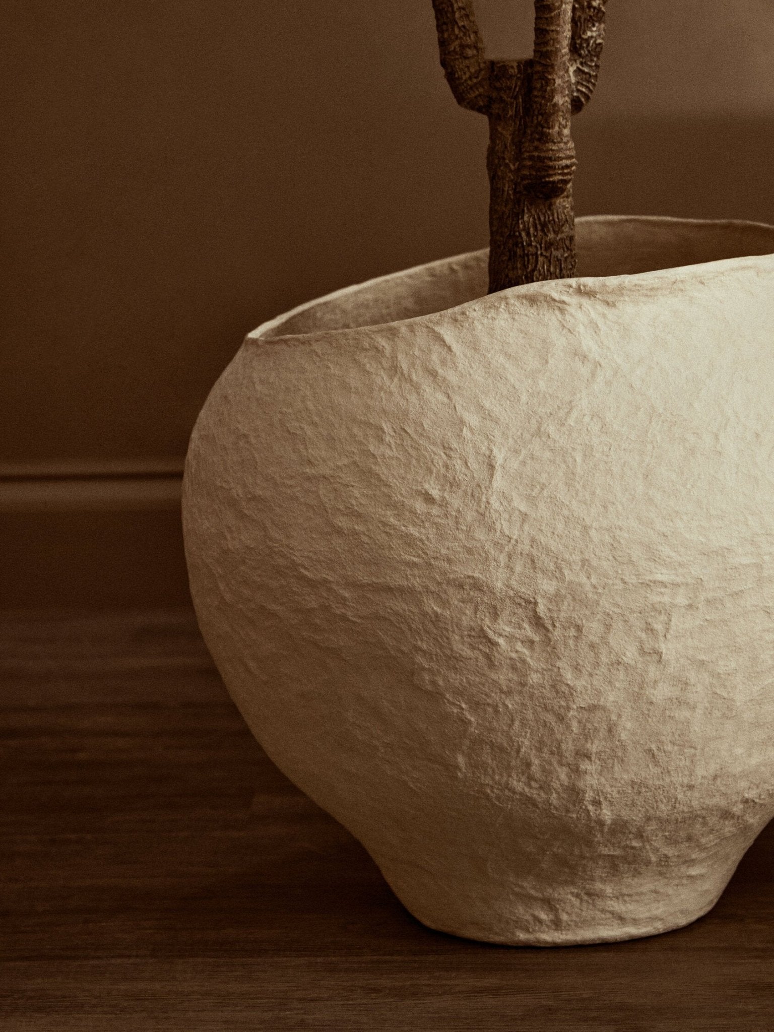 Sanai Cotton Mache Large Beige Planter | Luxury Home Accessories | Heulog Glow