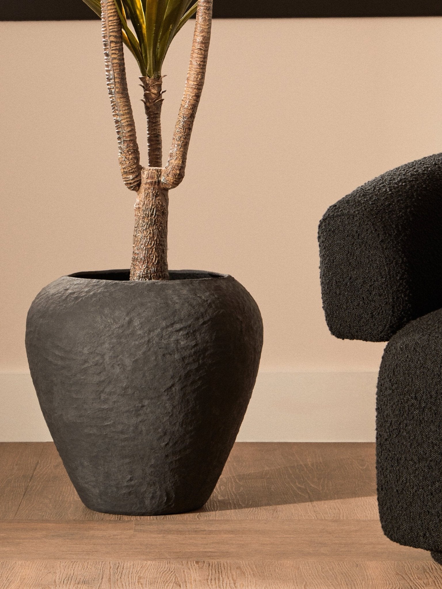 Sanai Cotton Mache Large Black Planter | Luxury Home Accessories | Heulog Glow