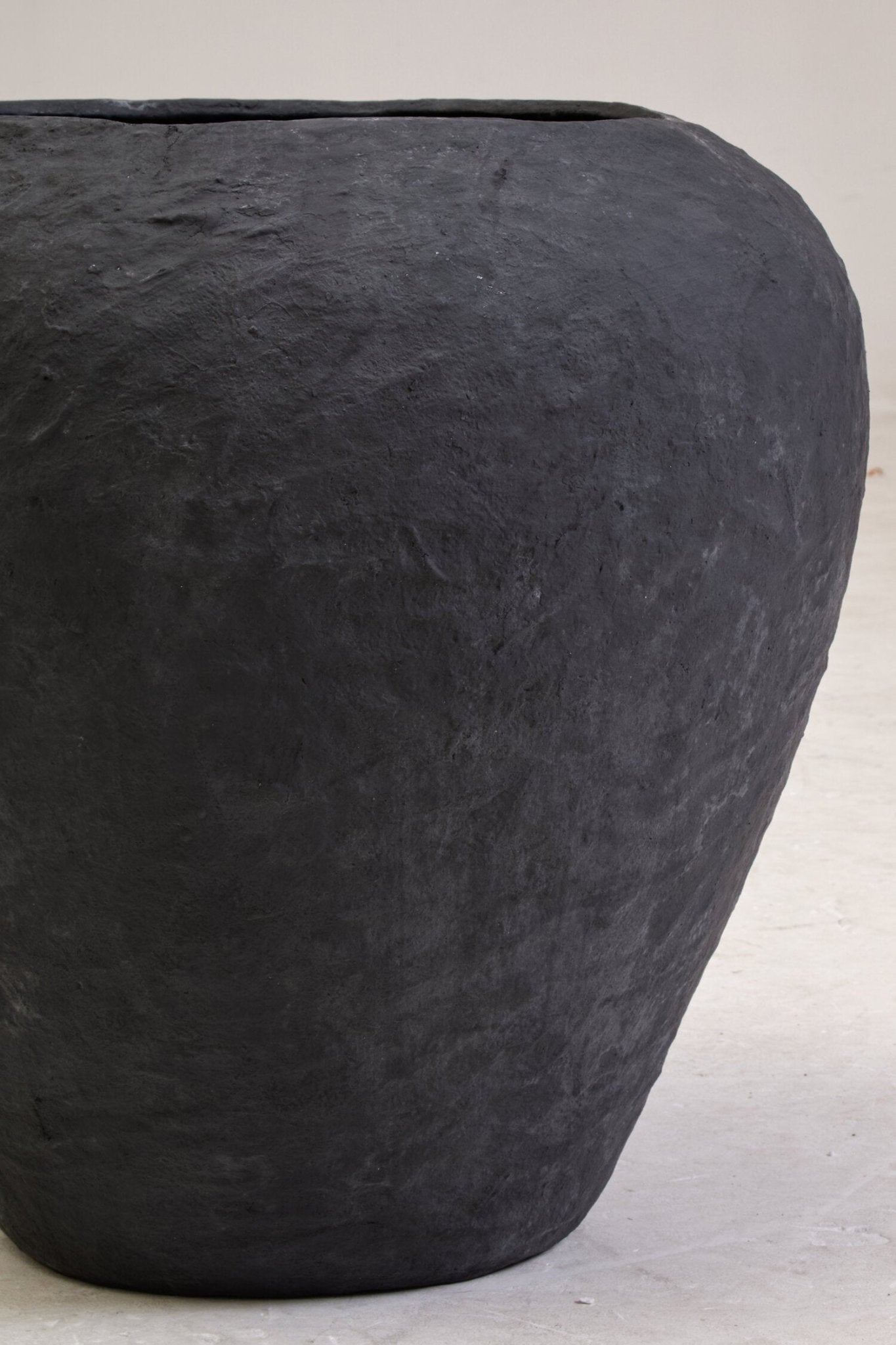 Sanai Cotton Mache Large Black Planter | Luxury Home Accessories | Heulog Glow