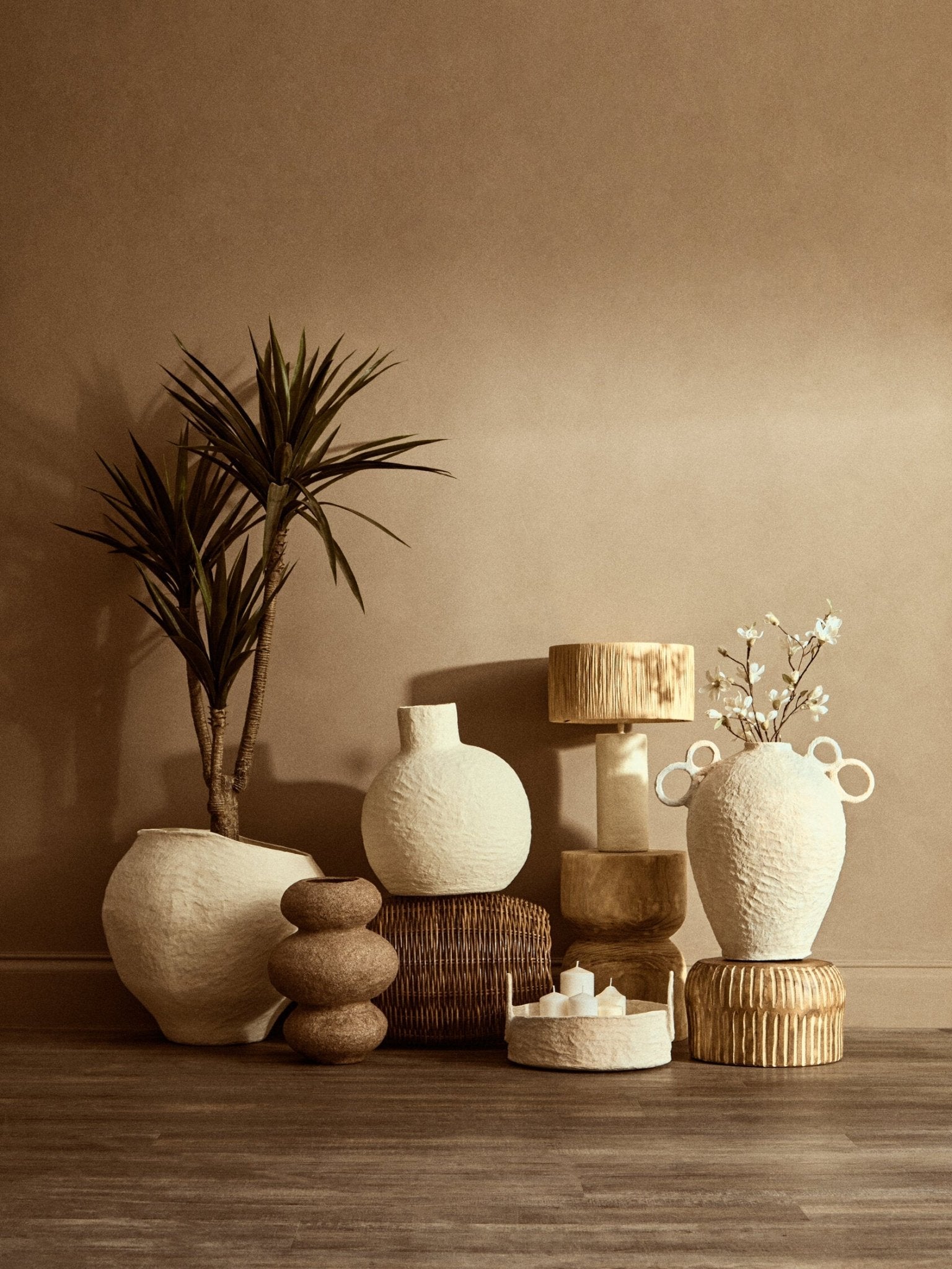Sanai Cotton Mache Large Vase With Decorative Handles | Luxury Home Accessories | Heulog Glow