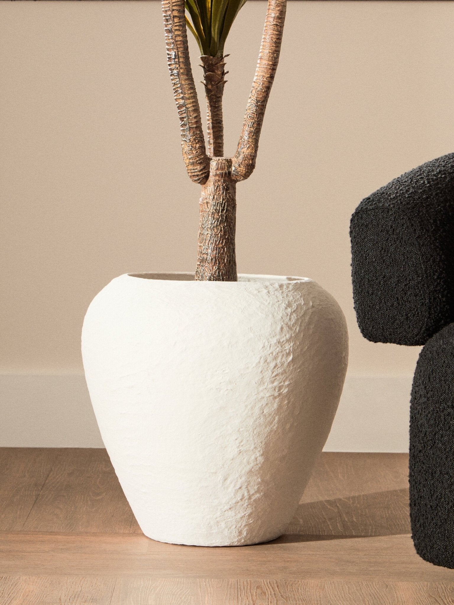 Sanai Cotton Mache Large White Planter | Luxury Home Accessories | Heulog Glow