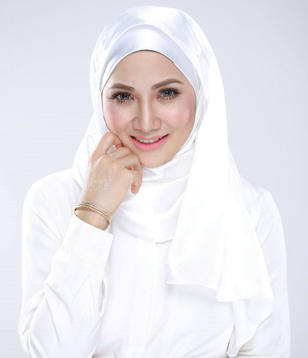 Satin Imitation Silk Scarf Shawl Ladies Headscarf | Luxury Home Accessories | Heulog Glow