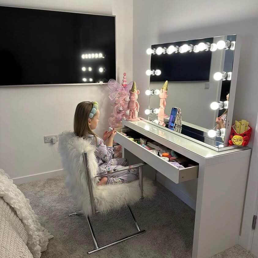 Scarlett Large Hollywood Mirror 100x70cm | Luxury Home Accessories | Heulog Glow