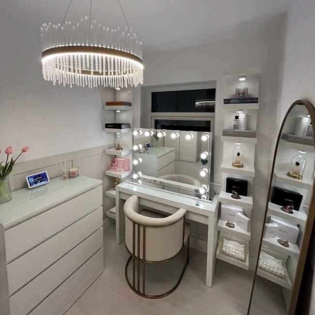 Scarlett Large Hollywood Mirror 100x70cm | Luxury Home Accessories | Heulog Glow