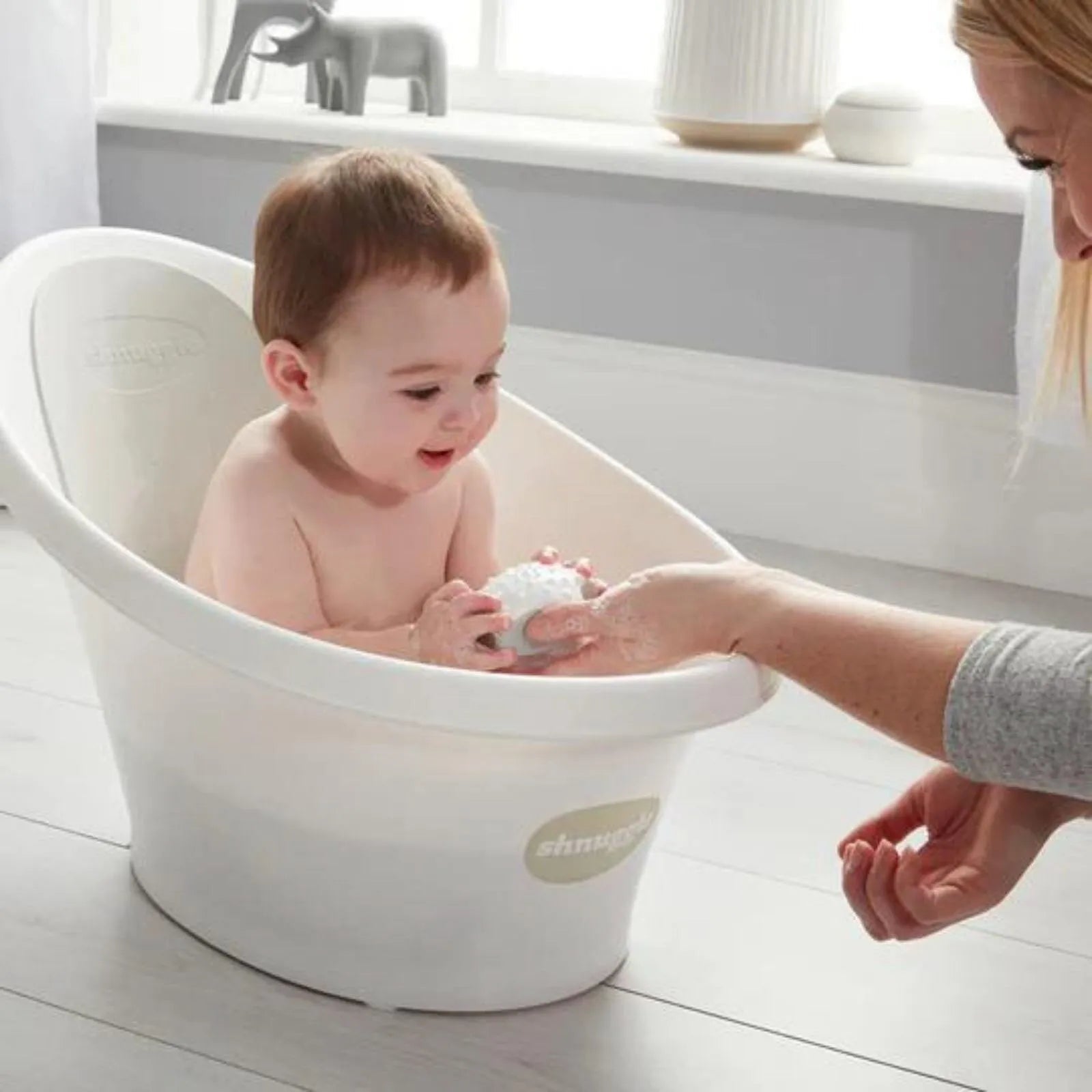 Shnuggle Newborn Baby Bath with Plug | Luxury Home Accessories | Heulog Glow