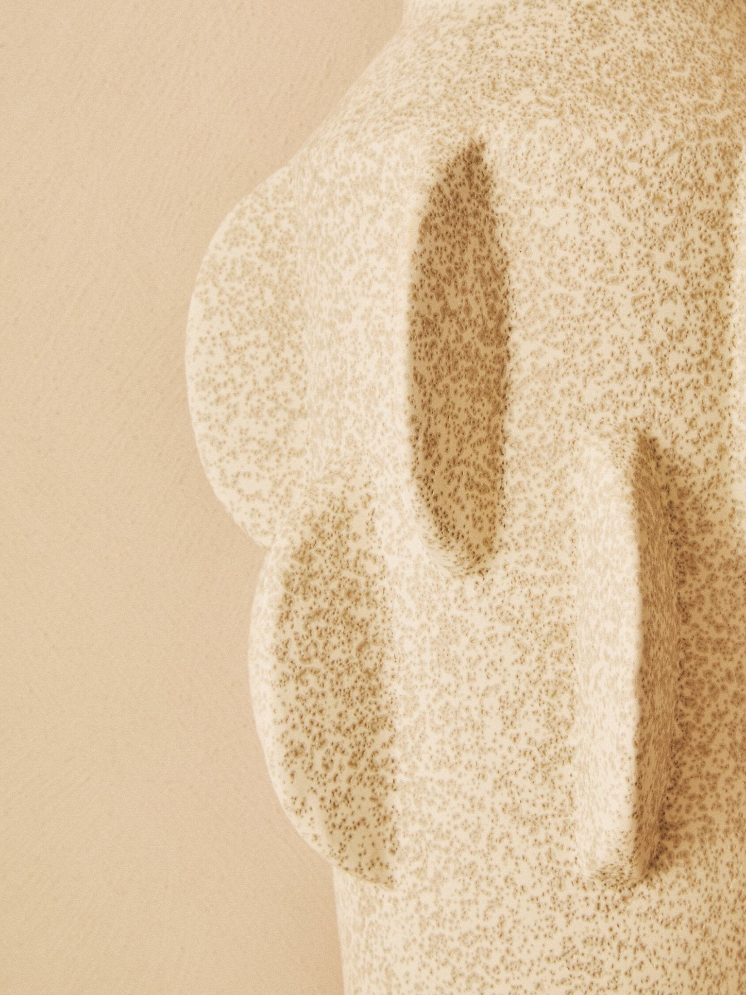 Sidra Large Cream Textured Vase | Luxury Home Accessories | Heulog Glow