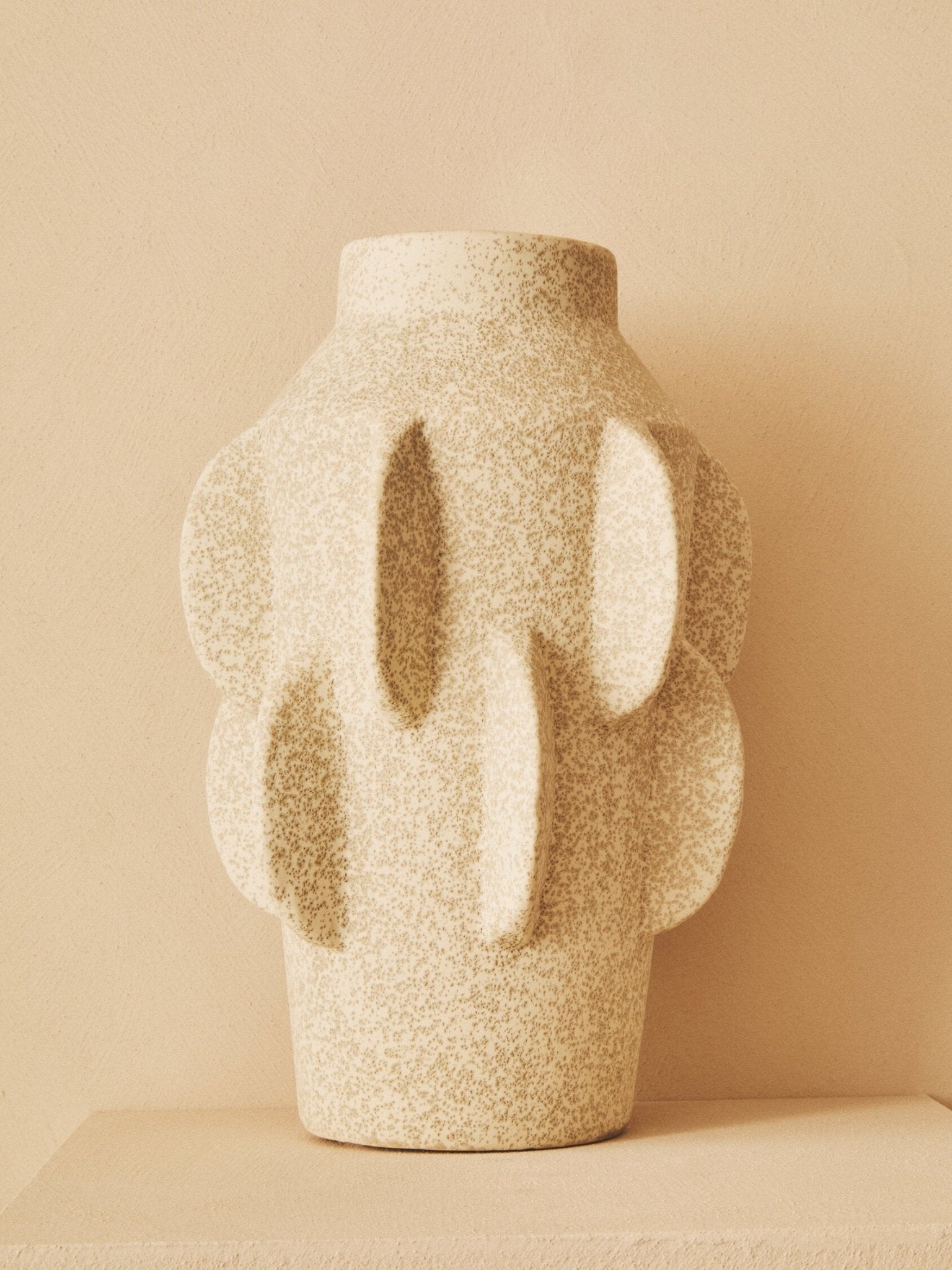 Sidra Large Cream Textured Vase | Luxury Home Accessories | Heulog Glow