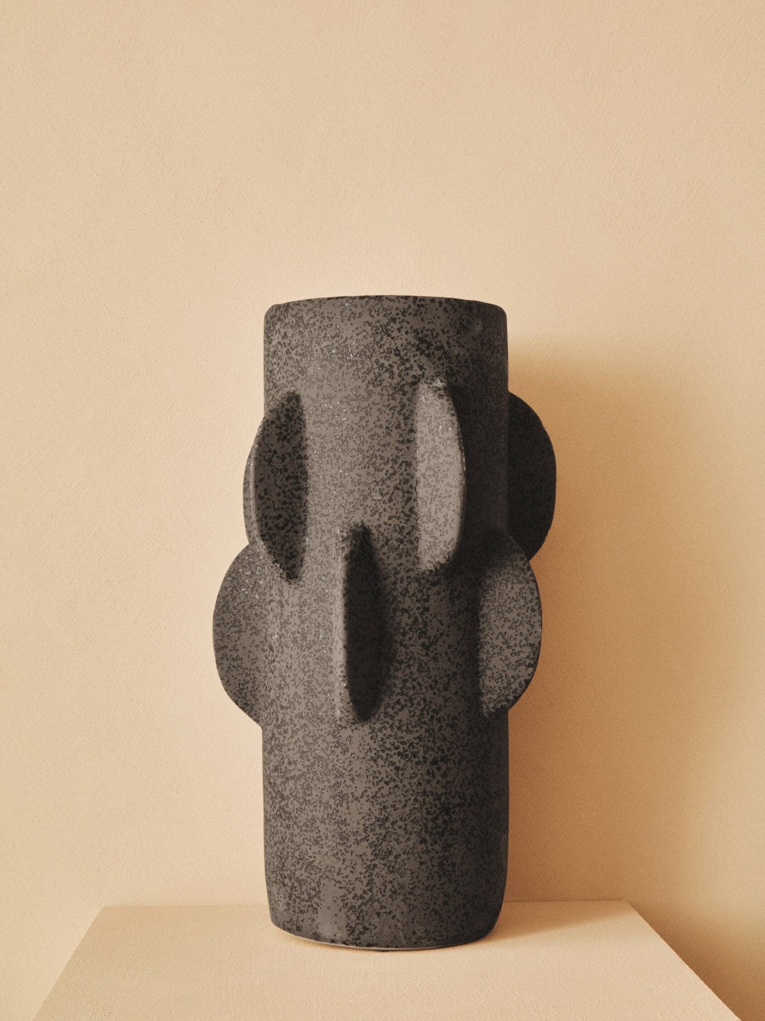 Sidra Small Black Textured Vase | Luxury Home Accessories | Heulog Glow